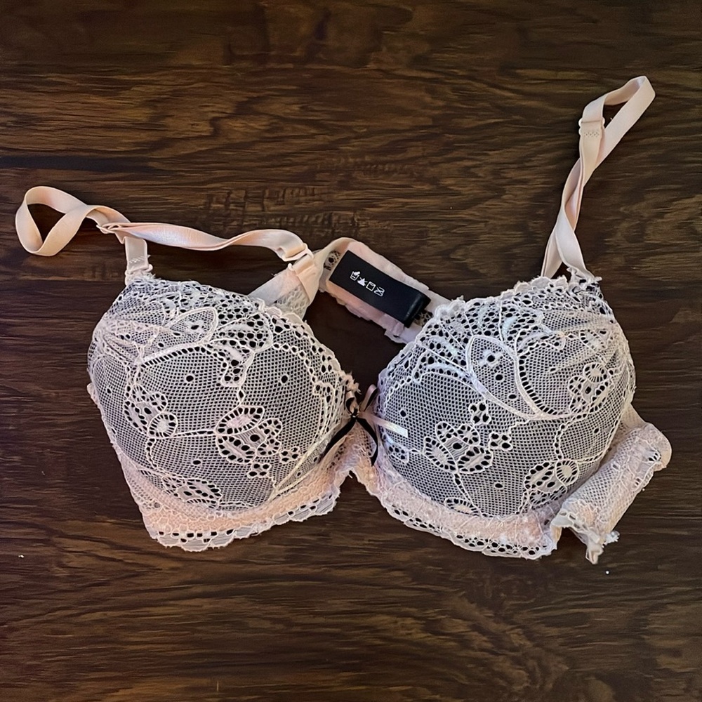 34A pink and black lace bra